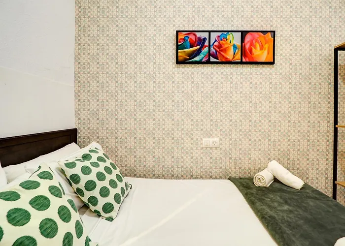 Charming Patio By Hello Homes * سيدجيس