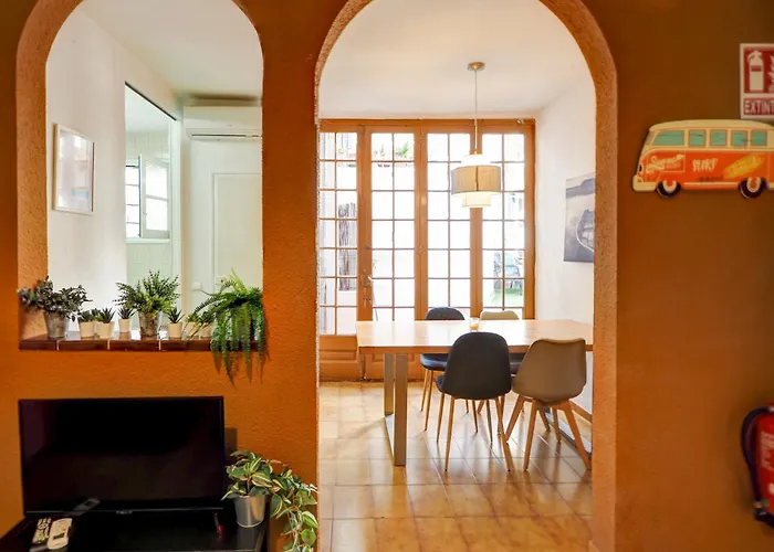 Charming Patio By Hello Homes شقة